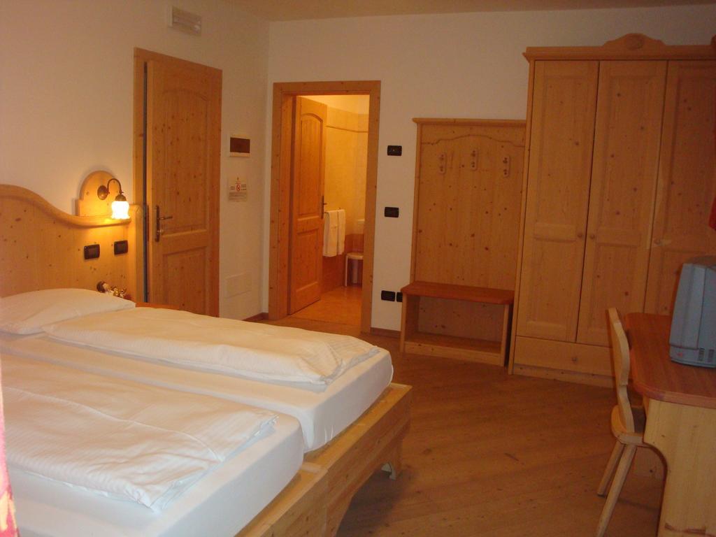 Bed and Breakfast Agritur Cornasest Breguzzo Pokój zdjęcie